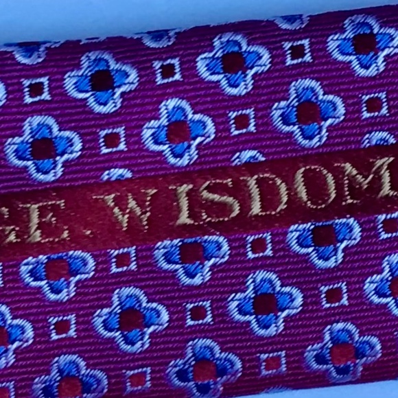 ROBERT GRAHM lovely shades of red striped Silk Tie made in Los Angeles  USA 🇺🇸 - Picture 2 of 7